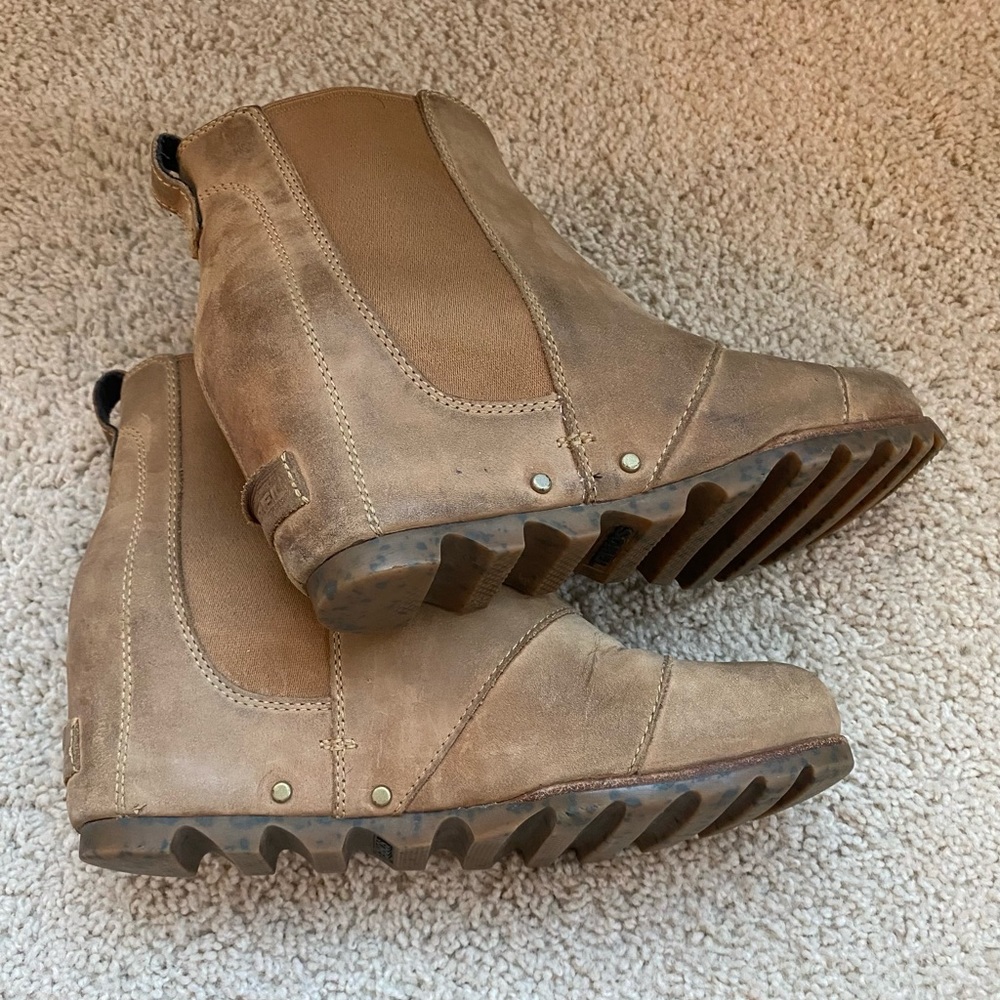 Sorel Lea Wedge Boots / Booties - Women’s Size 8 - Elk/Curry - Rare Lea Style!